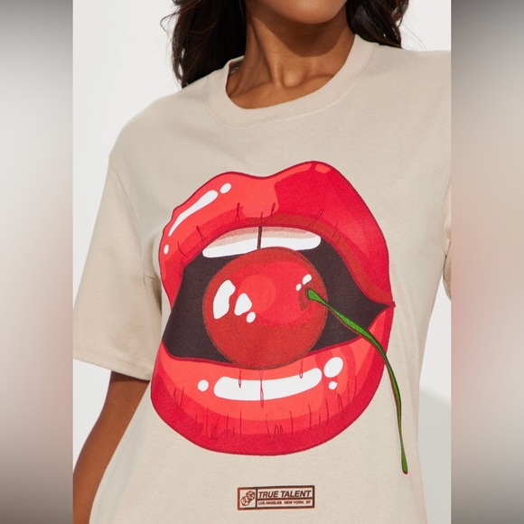 Cherry Lips Graphic T-shirt Fashion Nova - Picture 3 of 4